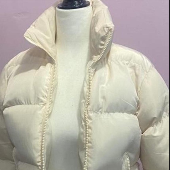 Cream Cropped Puffer Jacket never worn - Picture 1 of 3